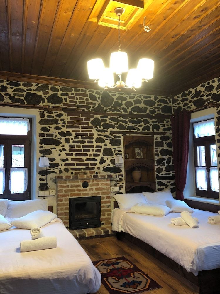 Agios Germanos Traditional Hotel Triple Room (Fireplace) 5