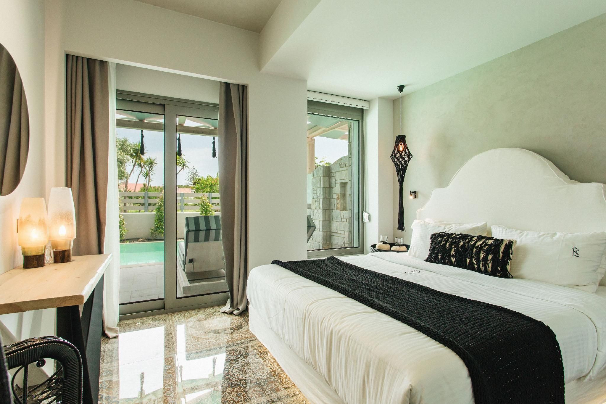 Double Suite Side Sea View with Private Pool