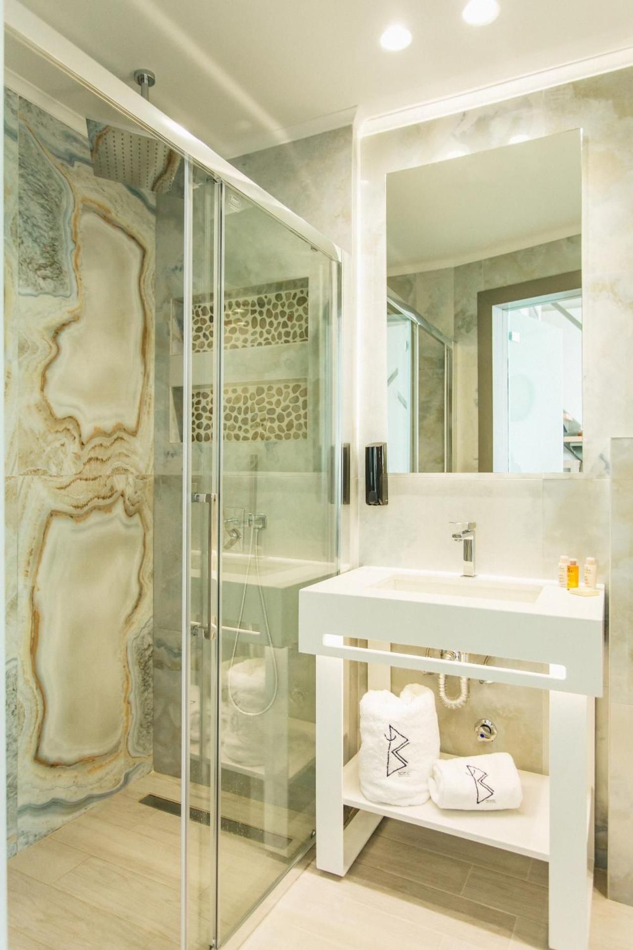 Two Level Suite Sea View with Outdoor Spa Bath