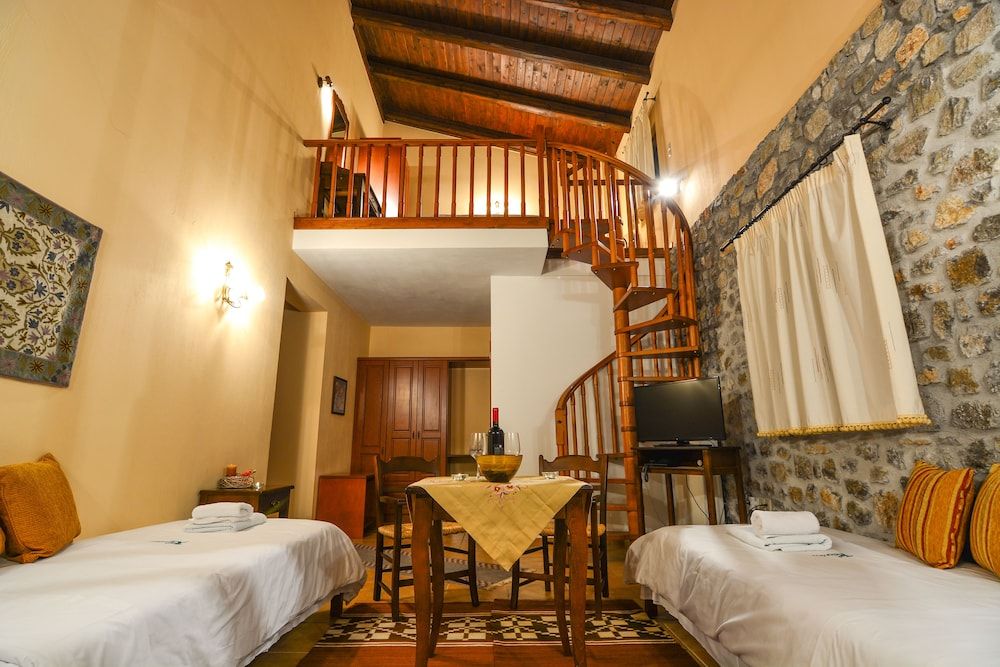 Suite, Multiple Beds, Mountain View