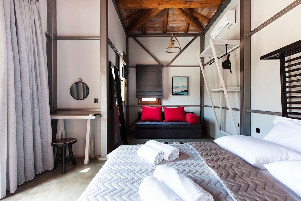 Exclusive Suite, Private Pool, Pool View