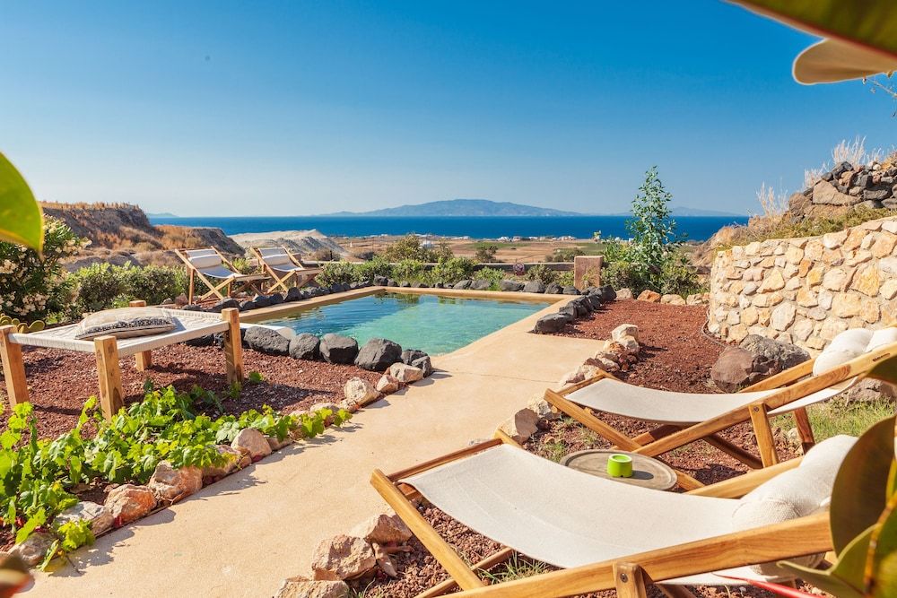 undefined Rosepepper Villa