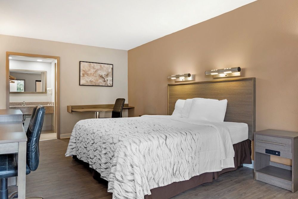 Superior Room, 1 King Bed, Smoking