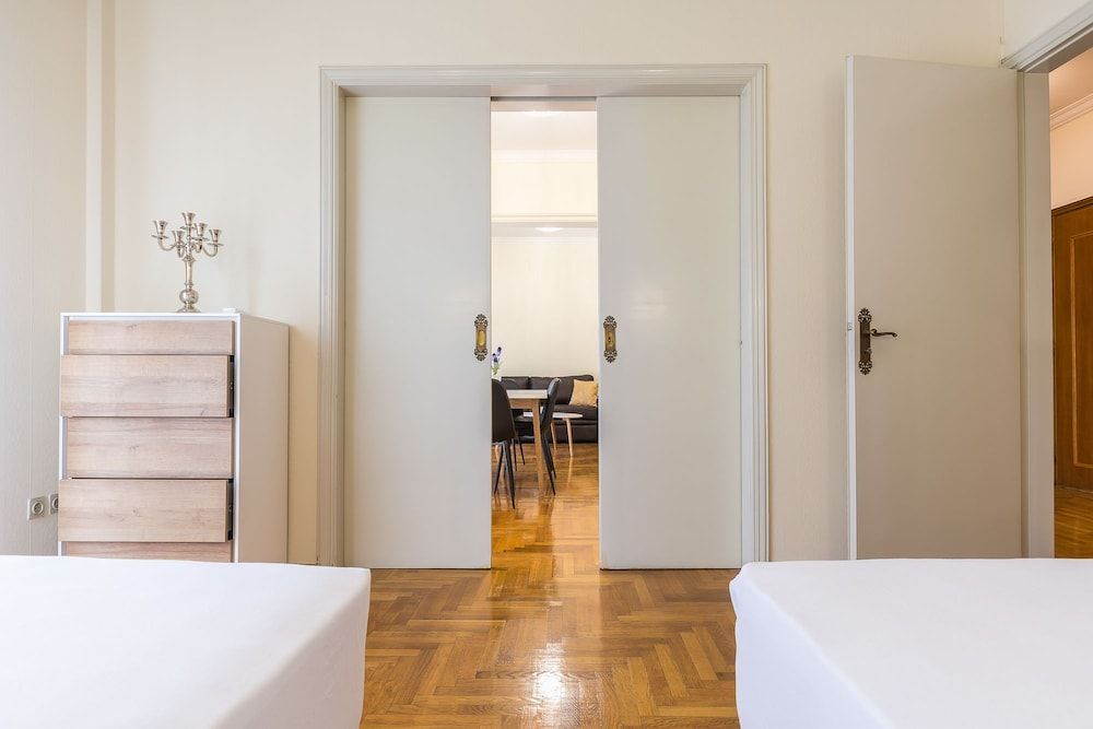 Victoria Queens Paradise Apartments Apartment (Victoria Queens Paradise near Metro) 19