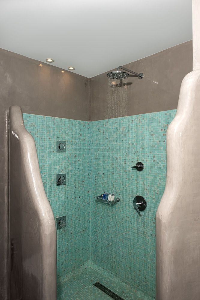 Elements of Caldera Suites Senior Studio Suite, Heated Tub, Sea View 15