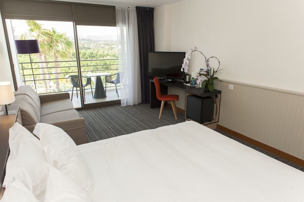 Superior Double Room, Partial Sea View