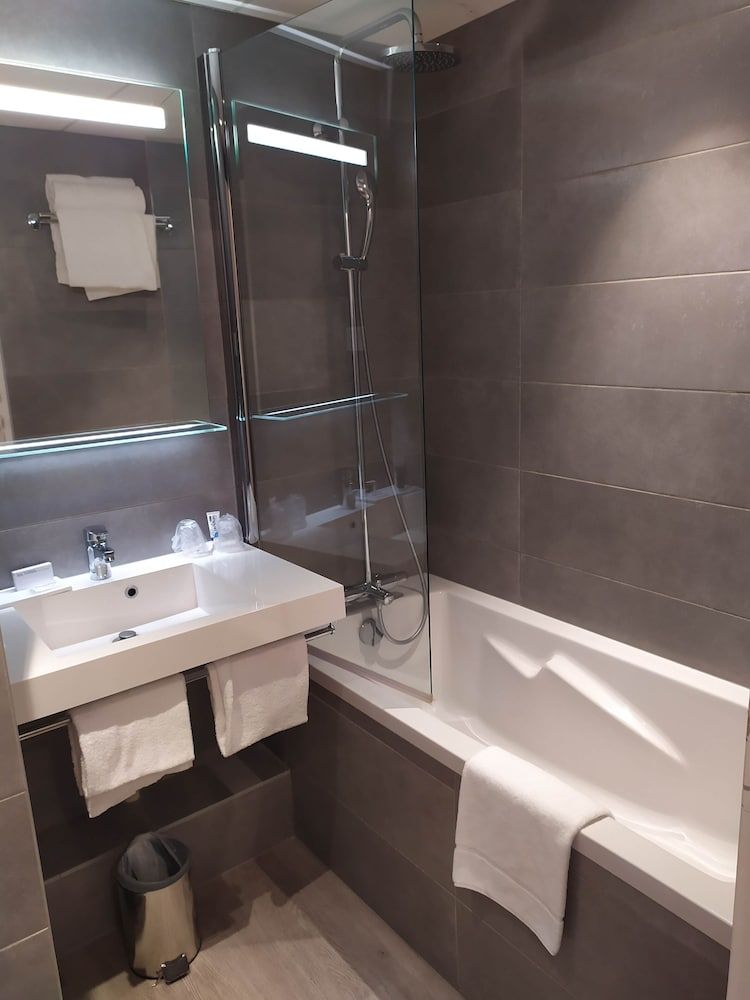 Hôtel & Spa - Thalazur Antibes Classic Twin Room, Pool View 5