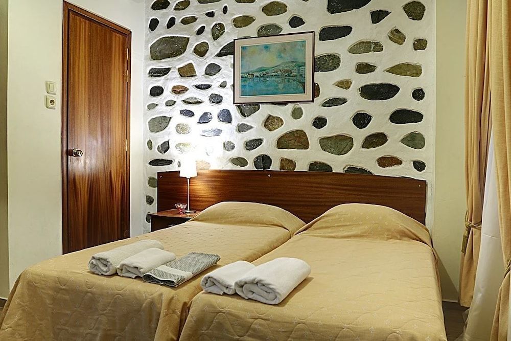 Porto Lesvos Twin Room, City View 2