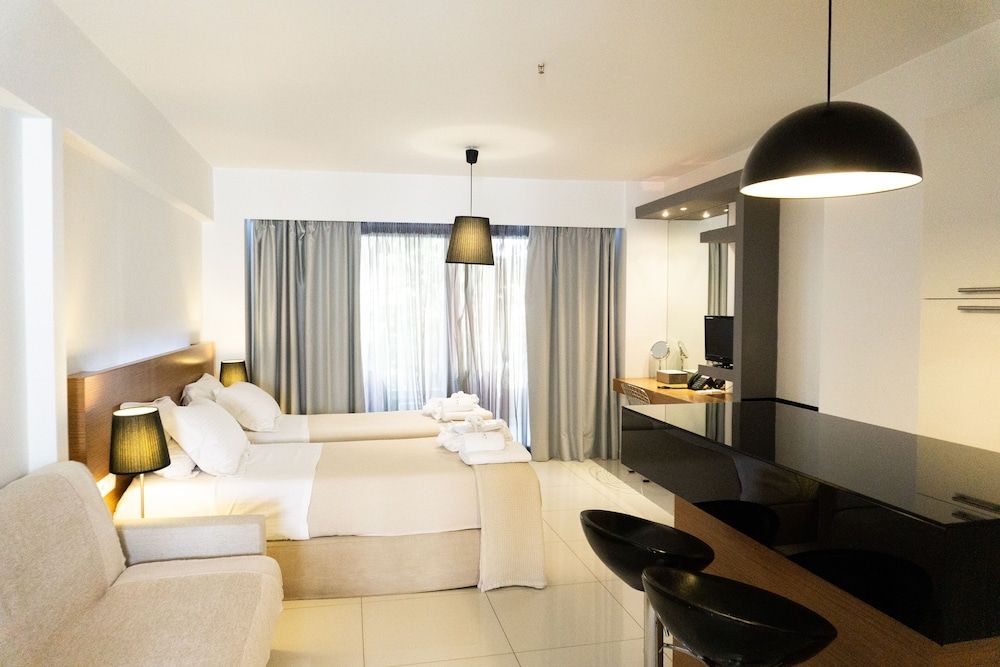 City Loft Hotel Superior Apartment, Balcony 3