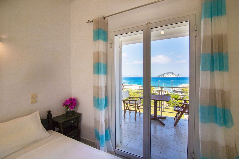 Studio, Sea View