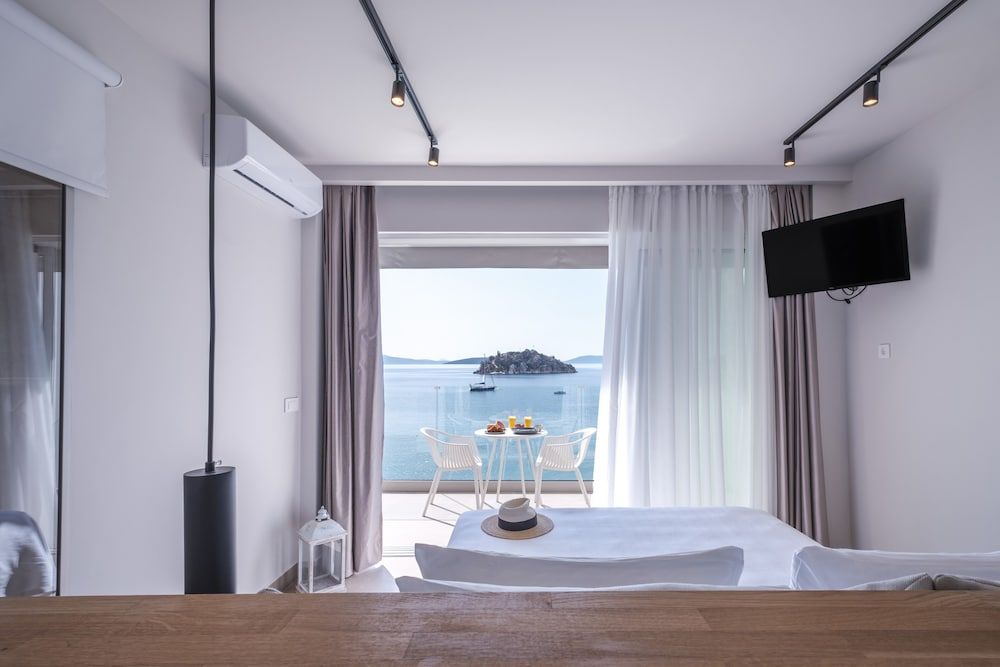 Panoramic View Suite