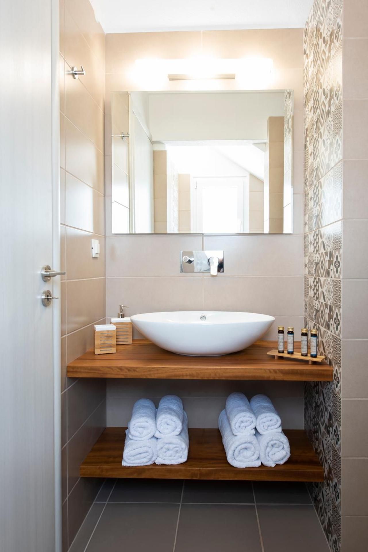 Two-Bedroom Suite with Heated Pool and Sea View