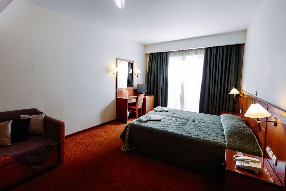 undefined The Athens Mirabello 4