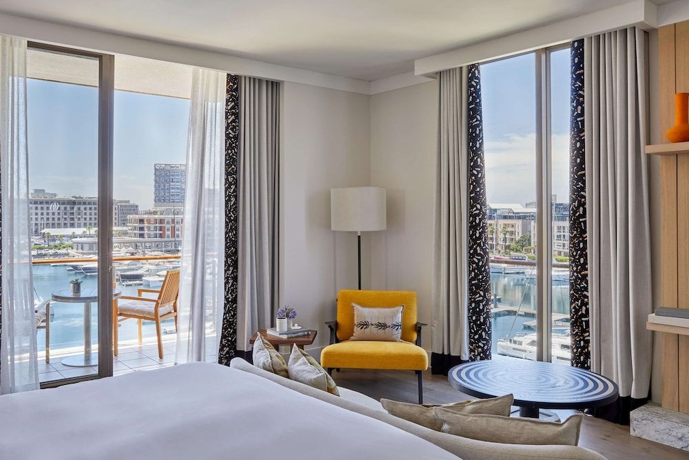 One&Only Cape Town Standard Room, 1 King Bed, Harbor View (Marina) 2