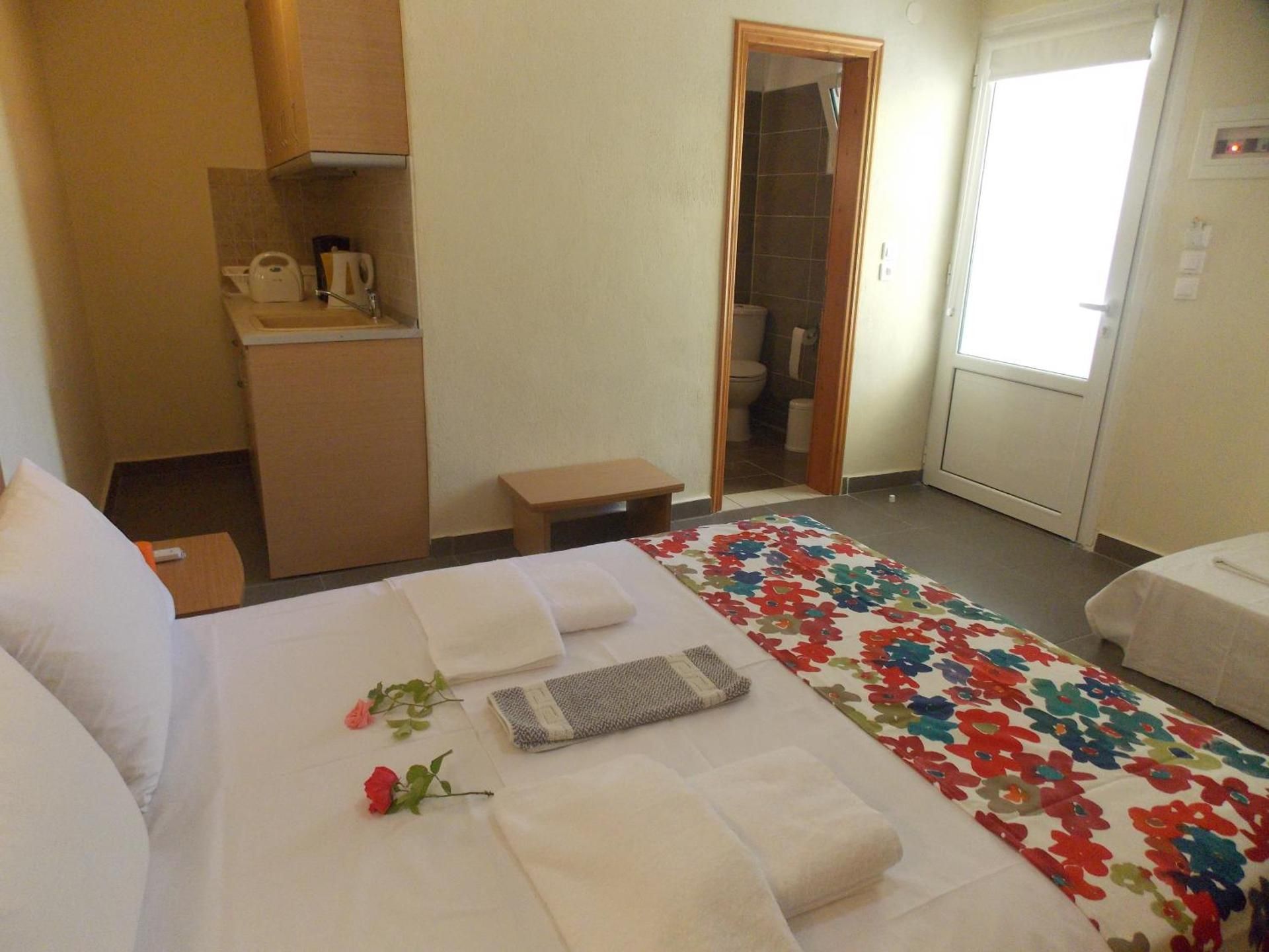 Studio (2 Adults)