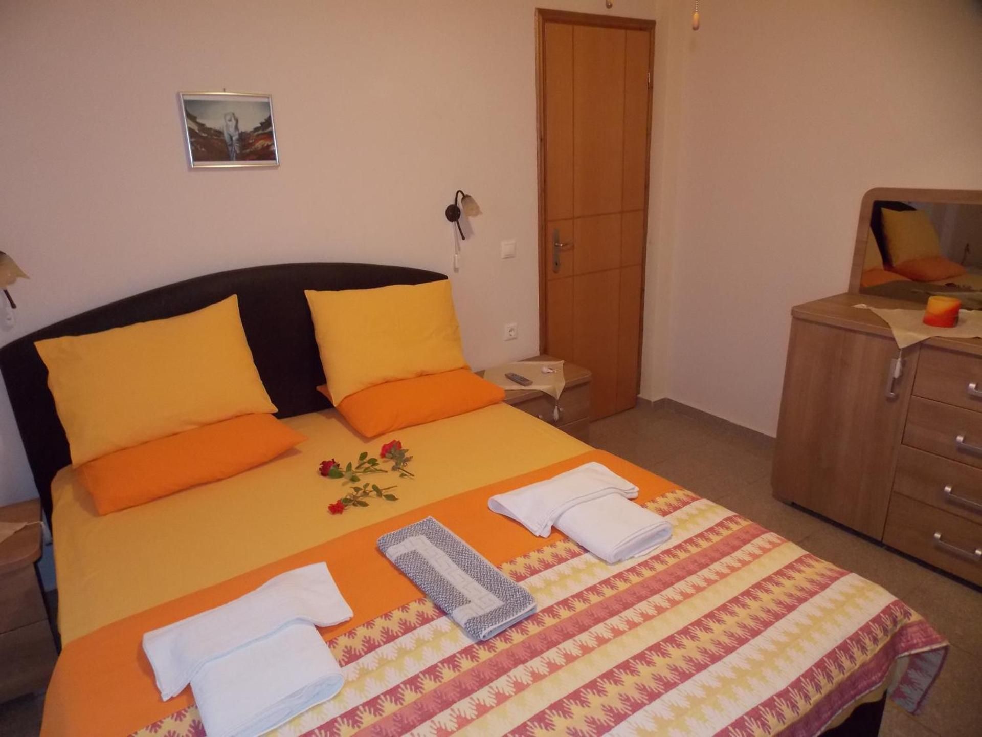 Apartment (3 Adults)