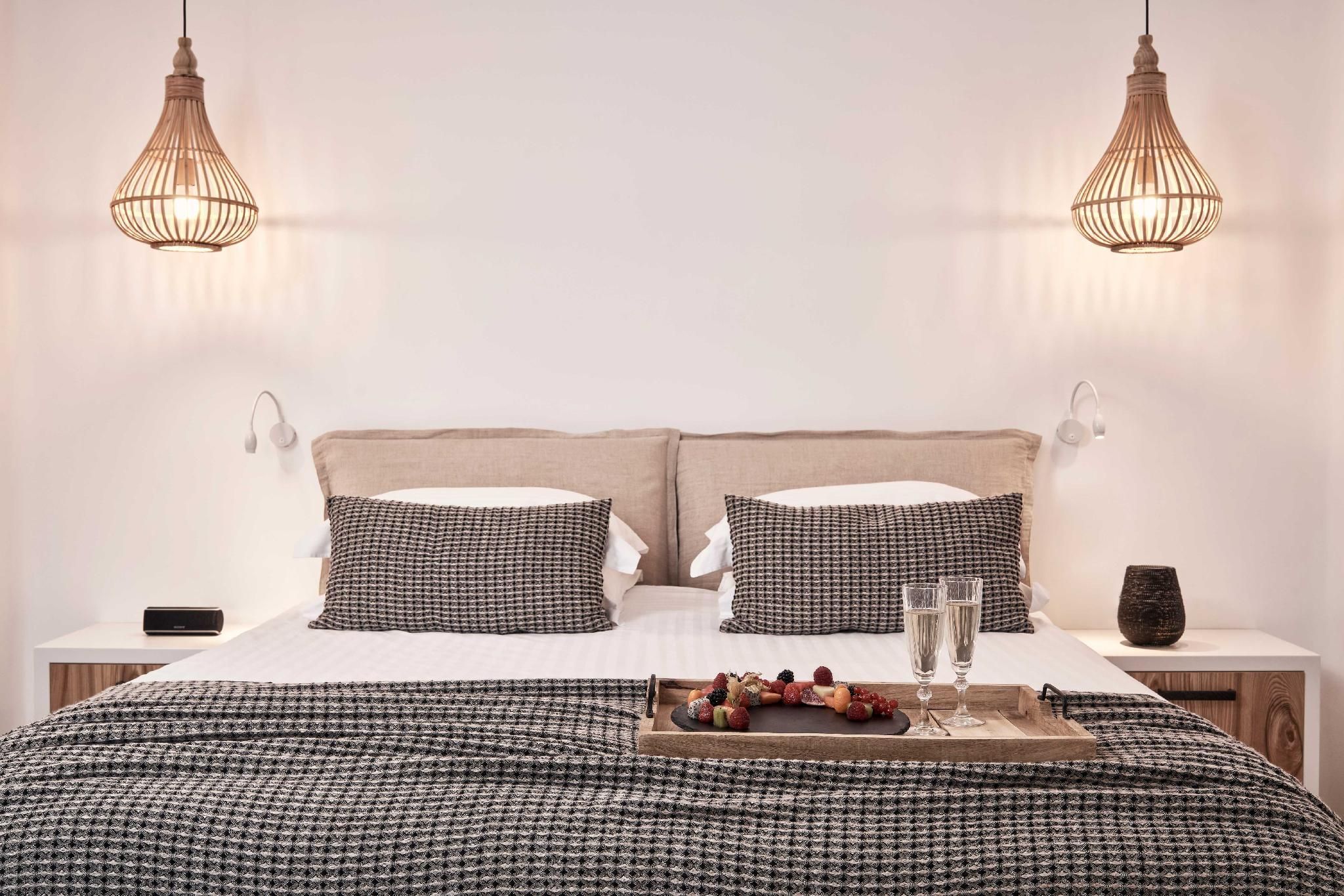 Honeymoon Suite