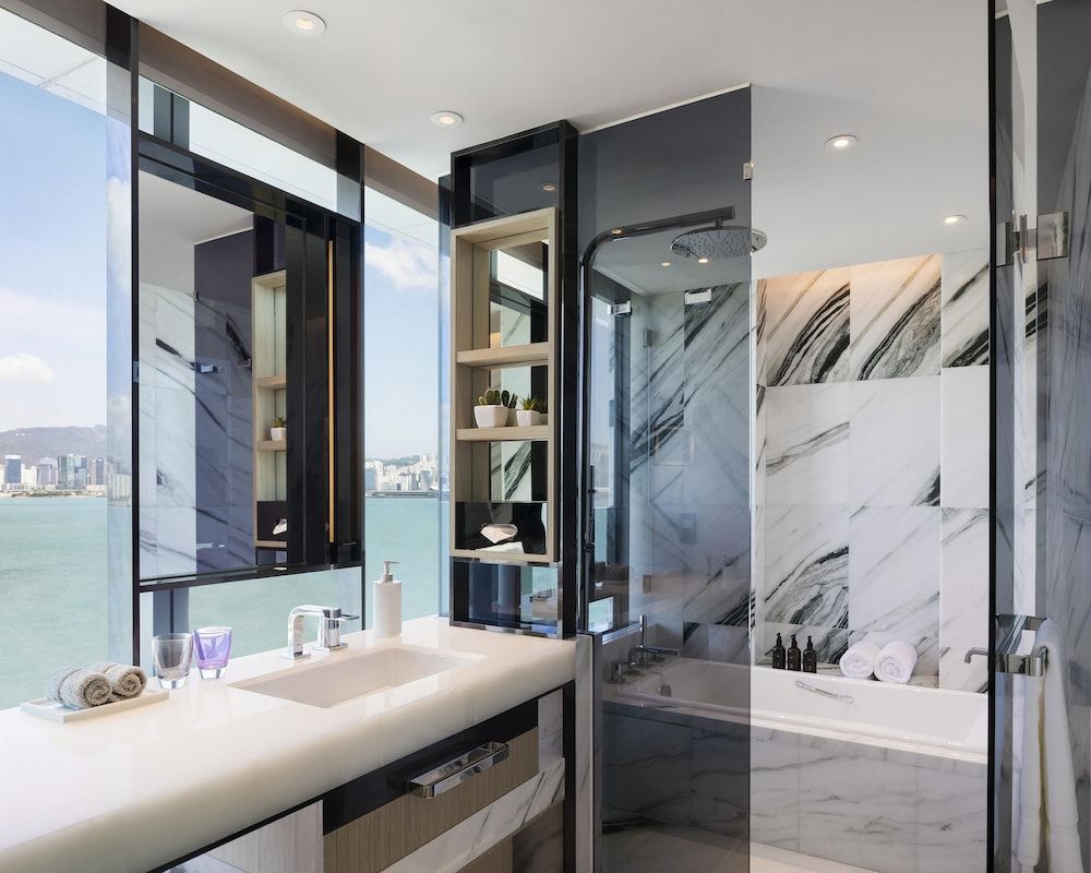 Deluxe Room, 2 Twin Beds, Harbor View (Victoria Harbour Lounge Access)