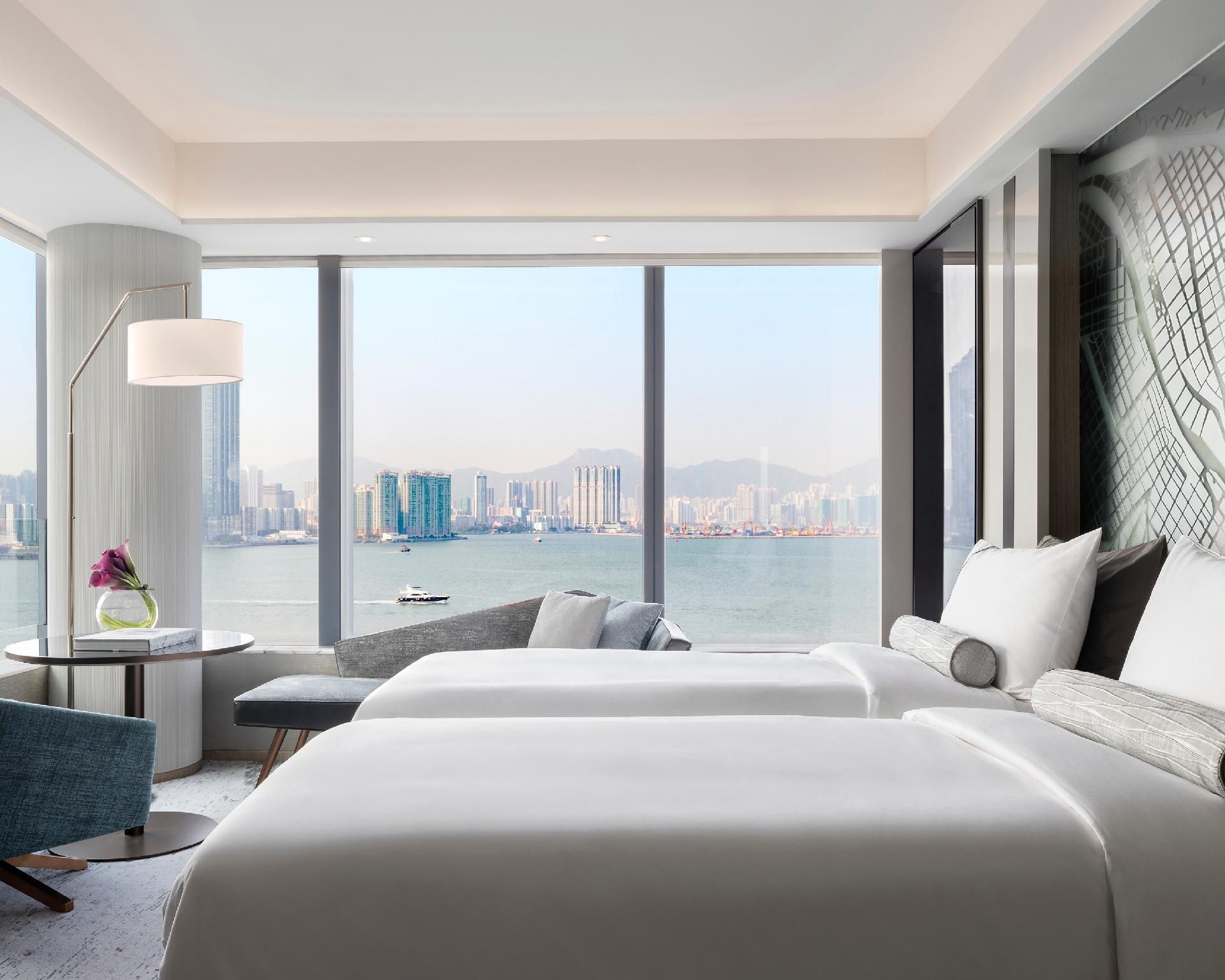 2 Twin Beds Harbour View Deluxe With Victoria Harbour Lounge Access