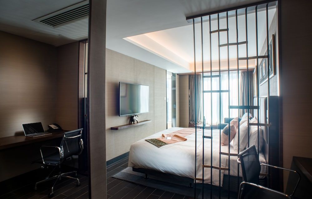 undefined Soravit on Granville 3