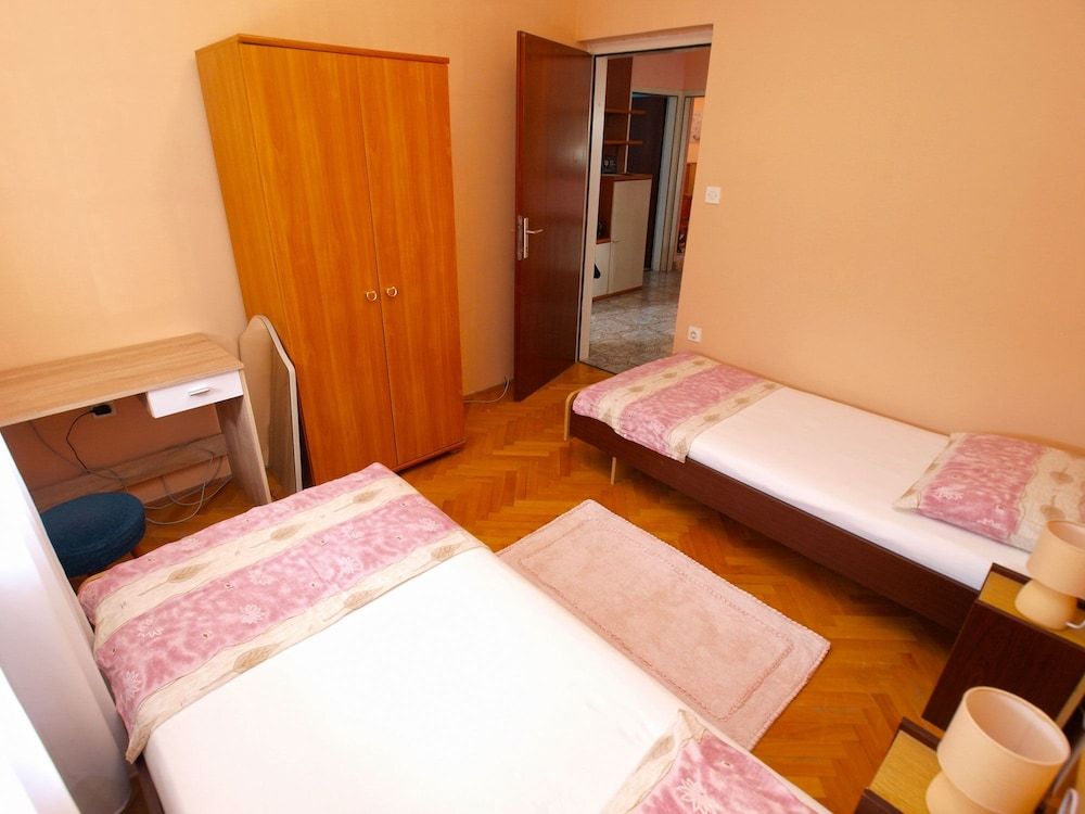 Apartment, 2 Bedrooms (1124/13338)