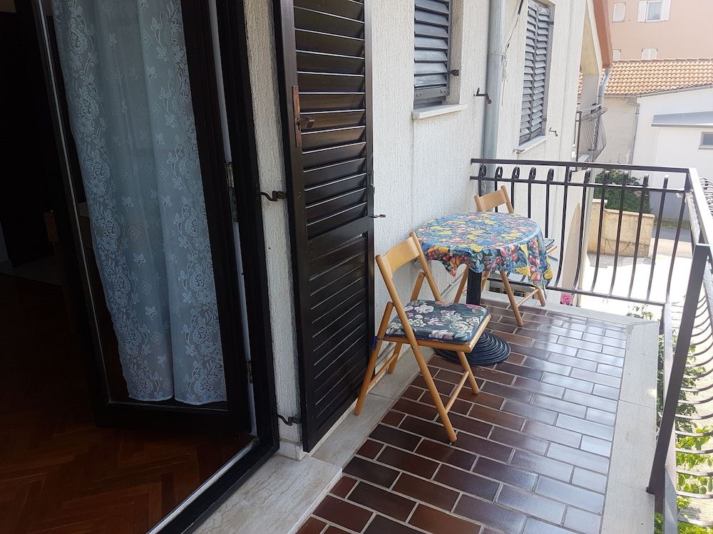 Classic Studio, 1 Bedroom, Kitchen, Courtyard View
