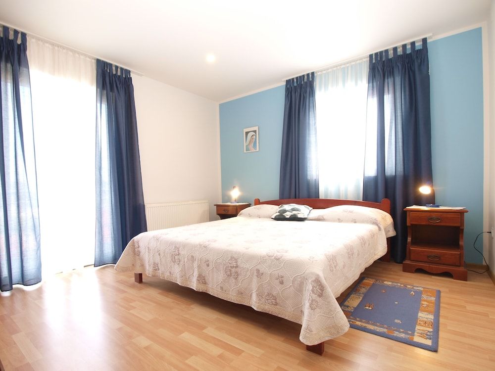 Apartment, 2 Bedrooms (1251/11917)