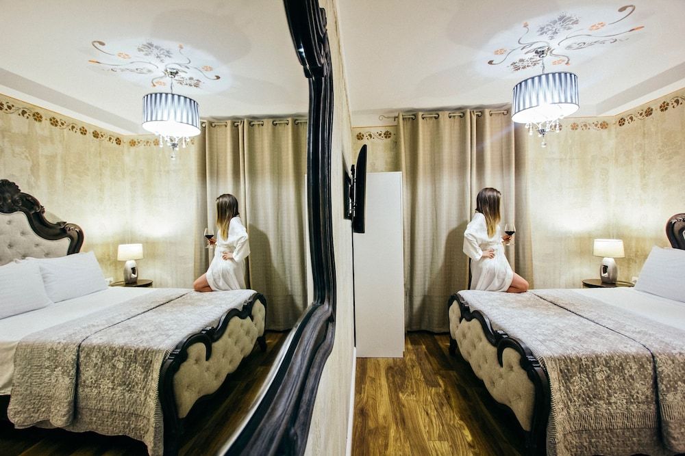 Plaza Marchi Old Town - MAG Quaint & Elegant Boutique Hotels Superior room - Queen Bed 16