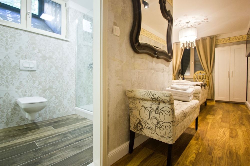 Plaza Marchi Old Town - MAG Quaint & Elegant Boutique Hotels Superior room - Queen Bed 3