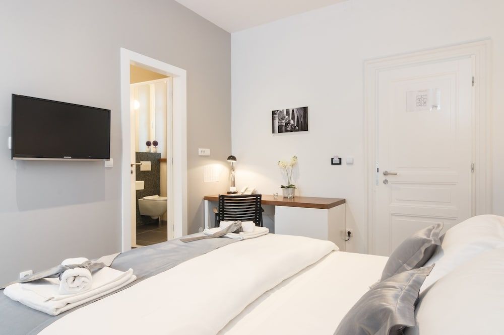 undefined Prima Luxury Rooms 6