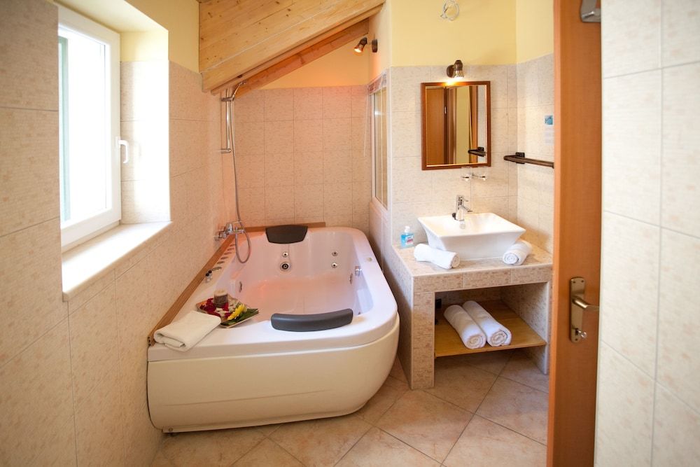 Jetted Tub