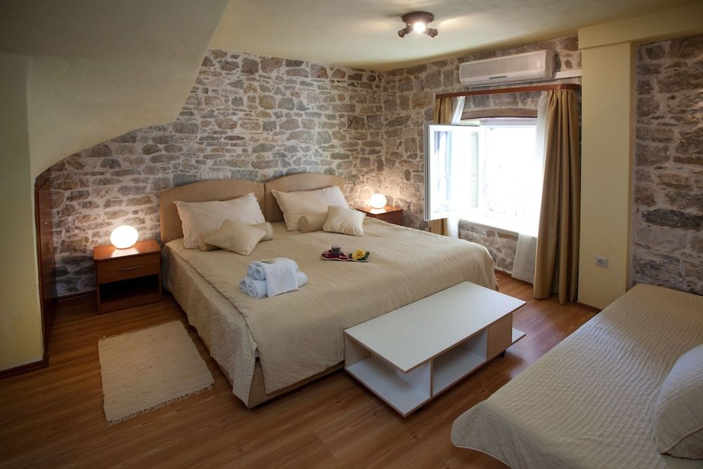 Authentic Luxury Rooms Superior Double Room 8