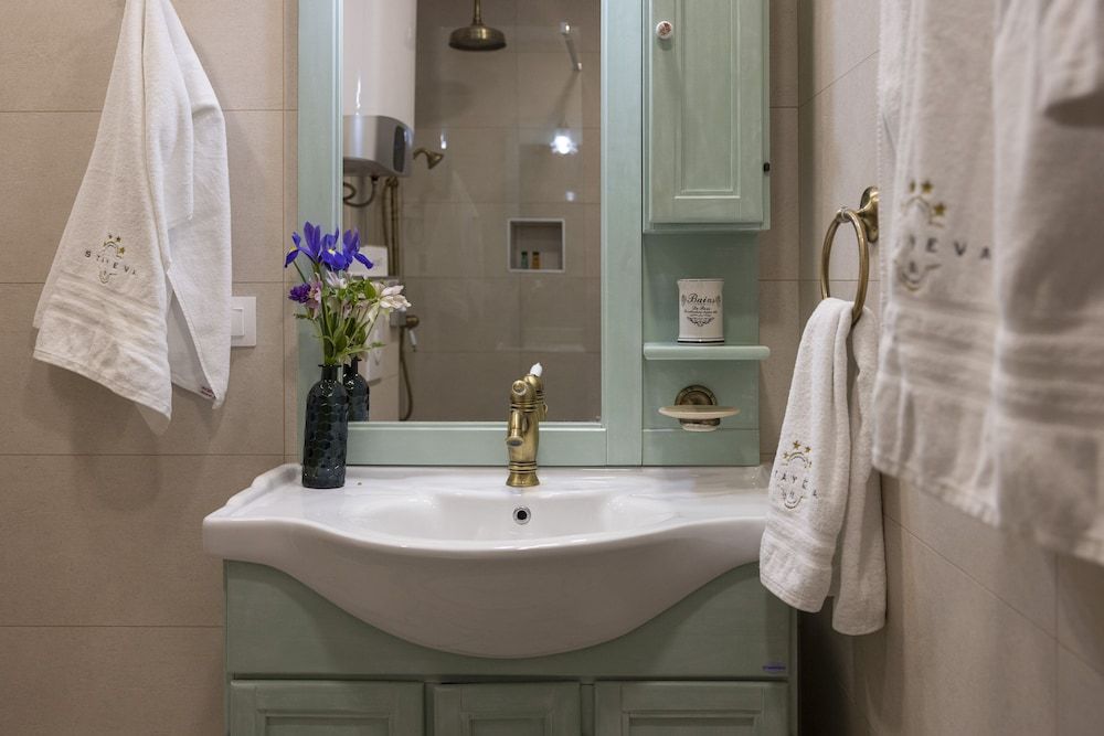 House STAYEVA 11 Deluxe Studio Suite, 1 Queen Bed, City View 5