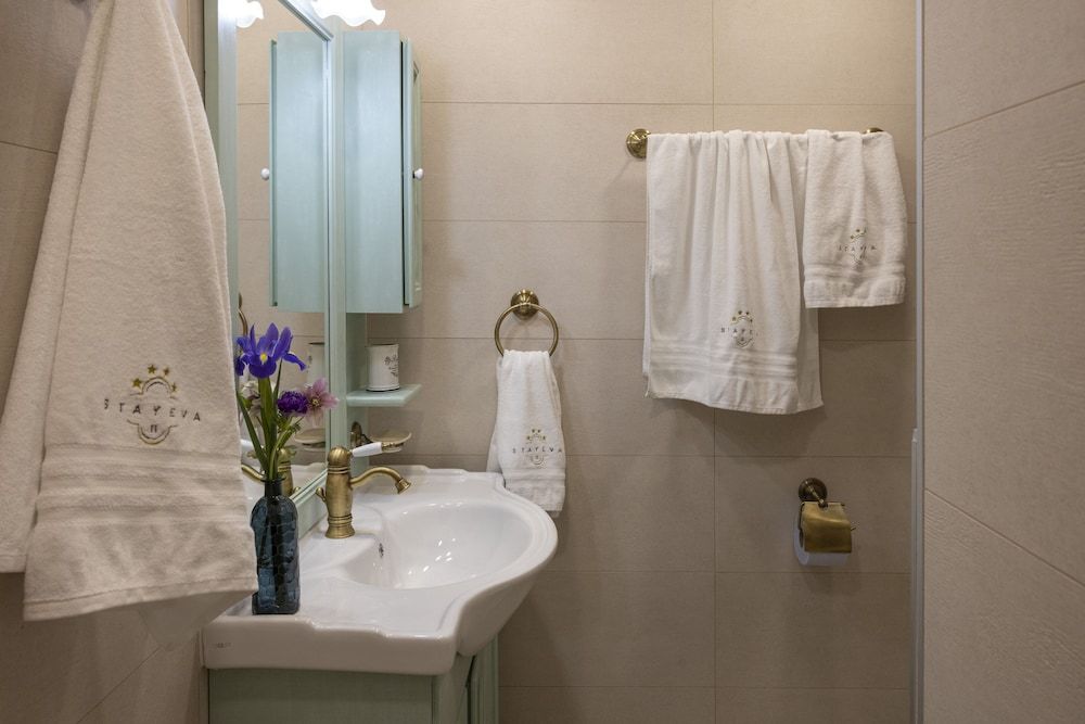 House STAYEVA 11 Deluxe Studio Suite, 1 Queen Bed, City View 6