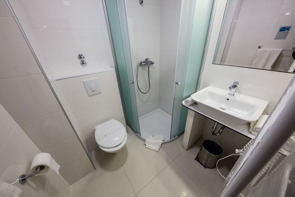 Hotel Sveti Kriz Standard Double or Twin Room, 2 Twin Beds 13