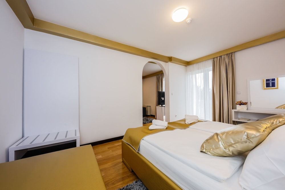 Hotel Sveti Kriz Family Apartment, 1 Bedroom, Balcony 2