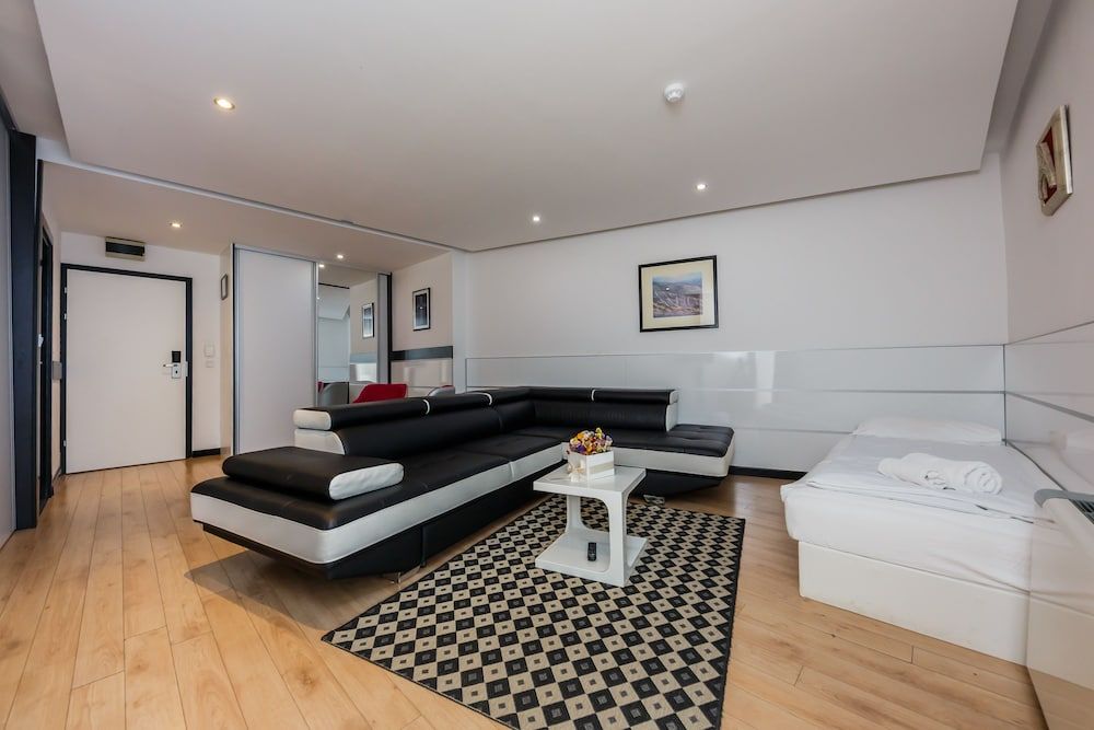 Hotel Sveti Kriz Family Apartment, 1 Bedroom, Balcony 4