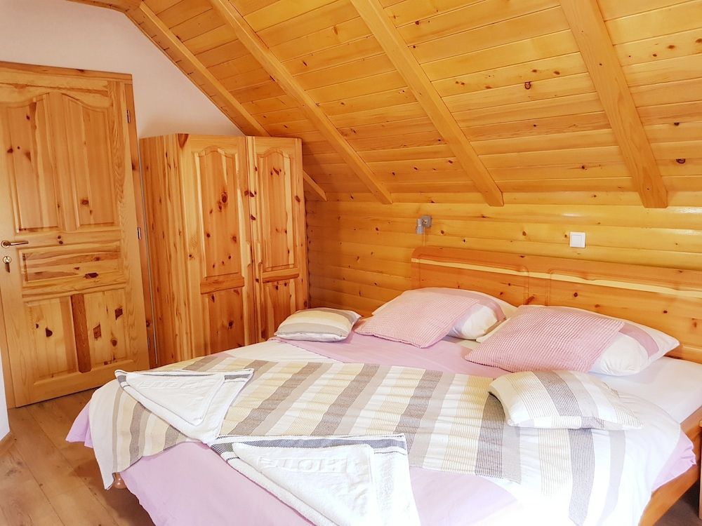 Green Valley Traditional Triple Room, Garden View 7