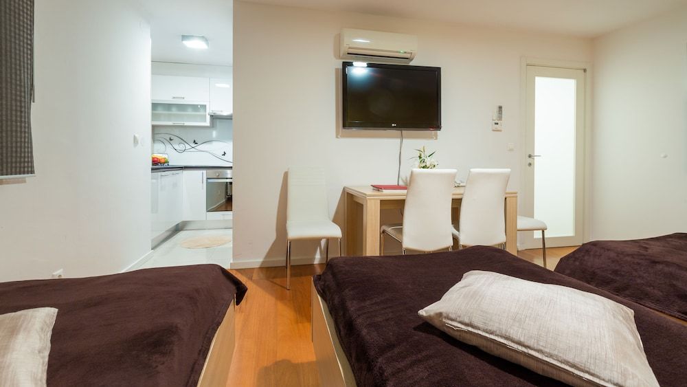 Dream Hotel Apartment, Kitchen 5