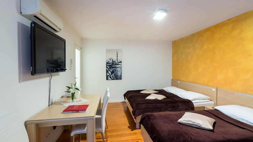 Dream Hotel Apartment, Kitchen 4