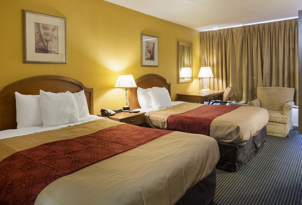 Standard Room, 2 Queen Beds, Non Smoking