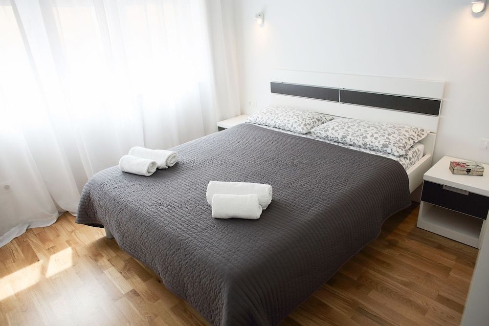 undefined Apartment Le Monde 2