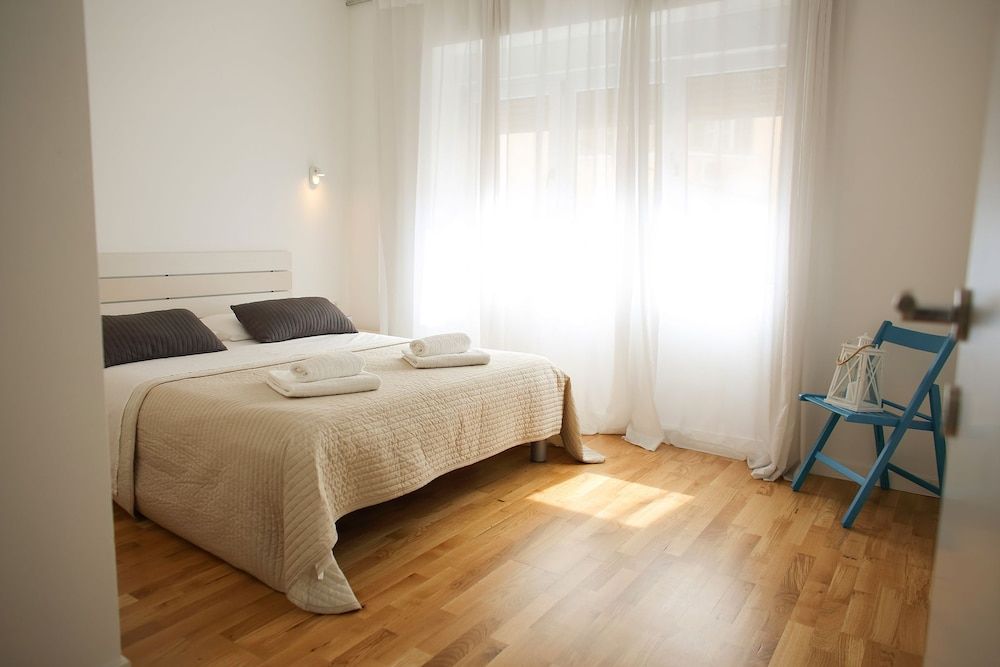 undefined Apartment Le Monde 4