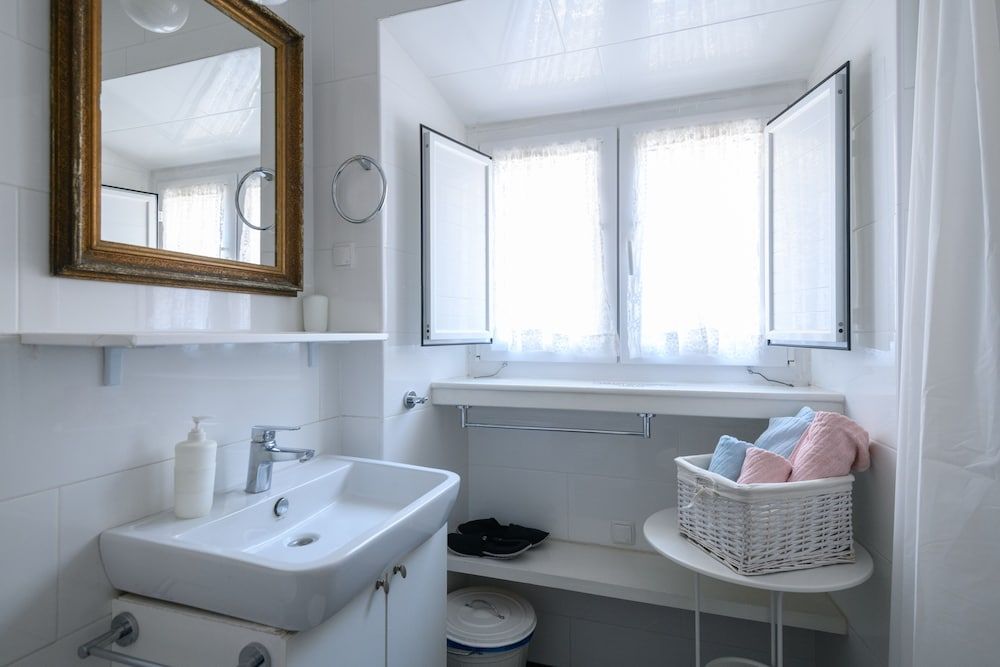 undefined MAIN CENTRAL SQUARE guest house 10