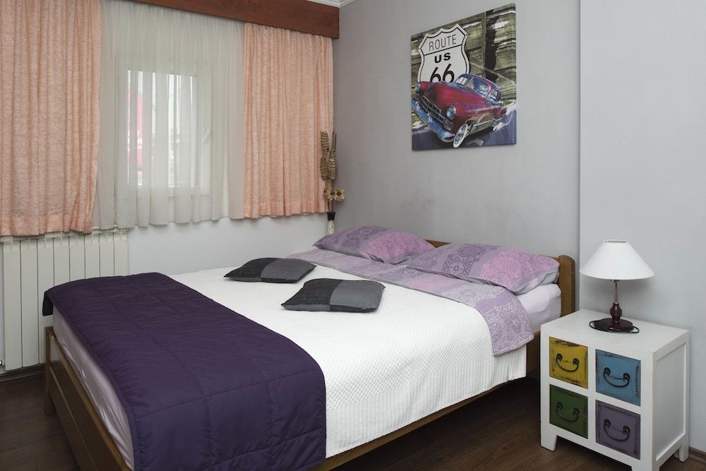 undefined Rooms Madison 3