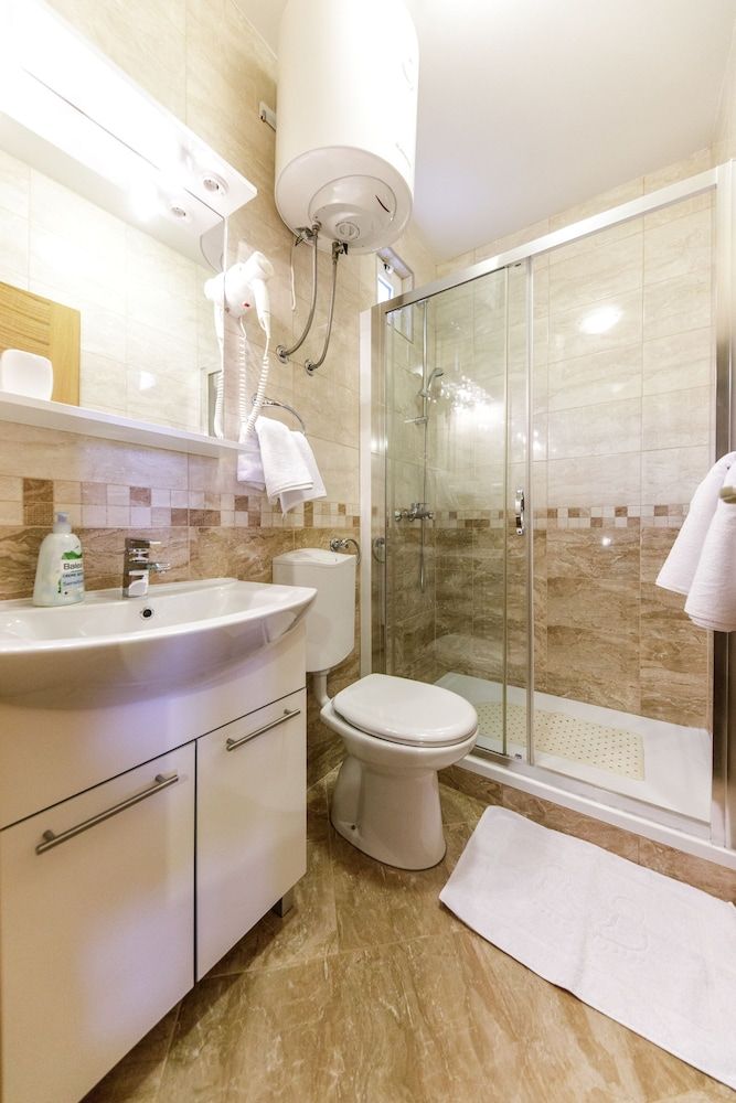 Guesthouse Anica Studio, Patio 8