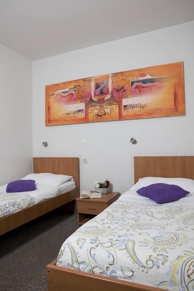 Hotel Fala Economy Twin Room 3