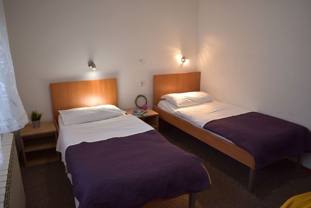 Hotel Fala Economy Twin Room 4