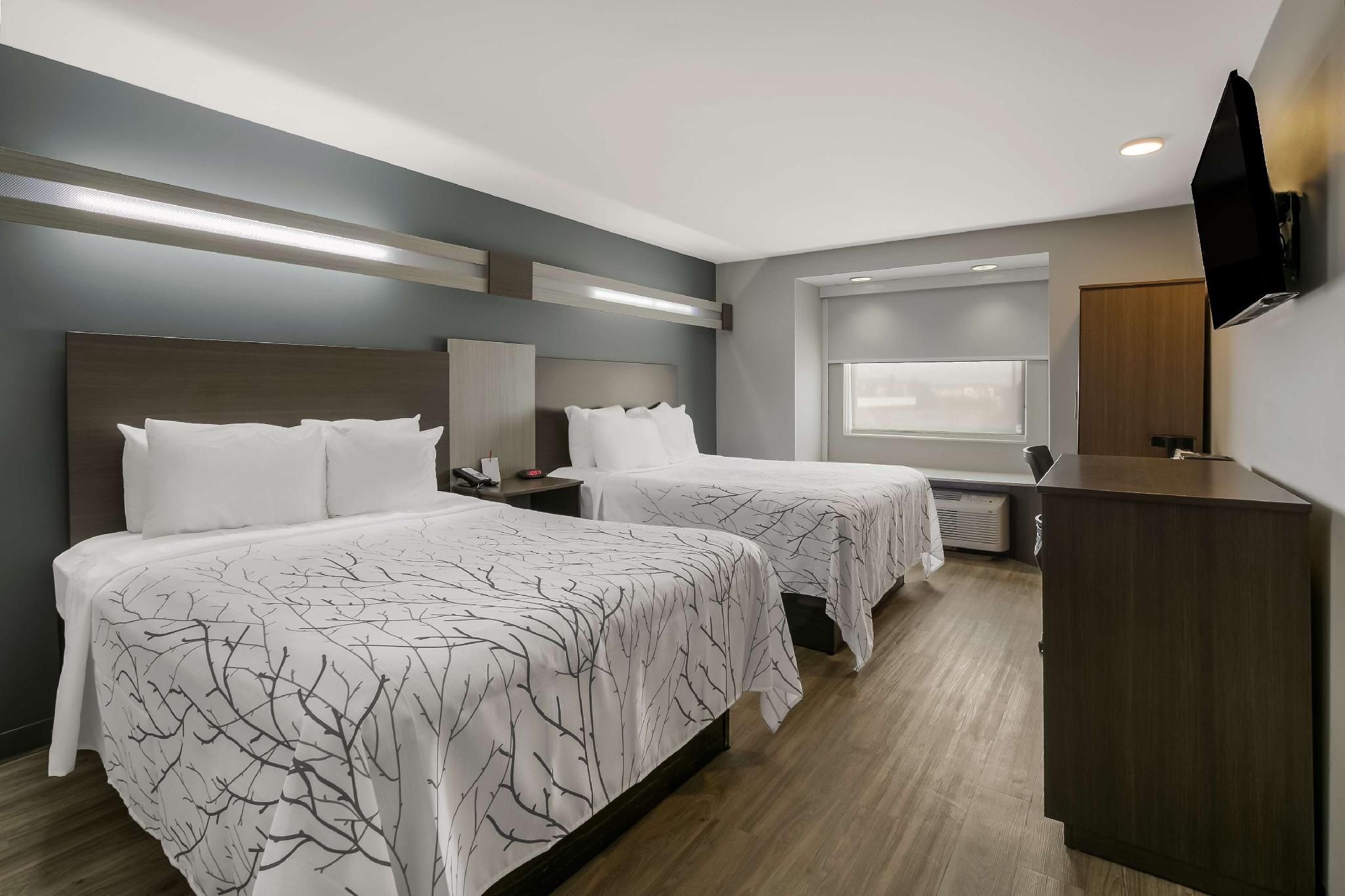 2 queen beds, nonsmoking