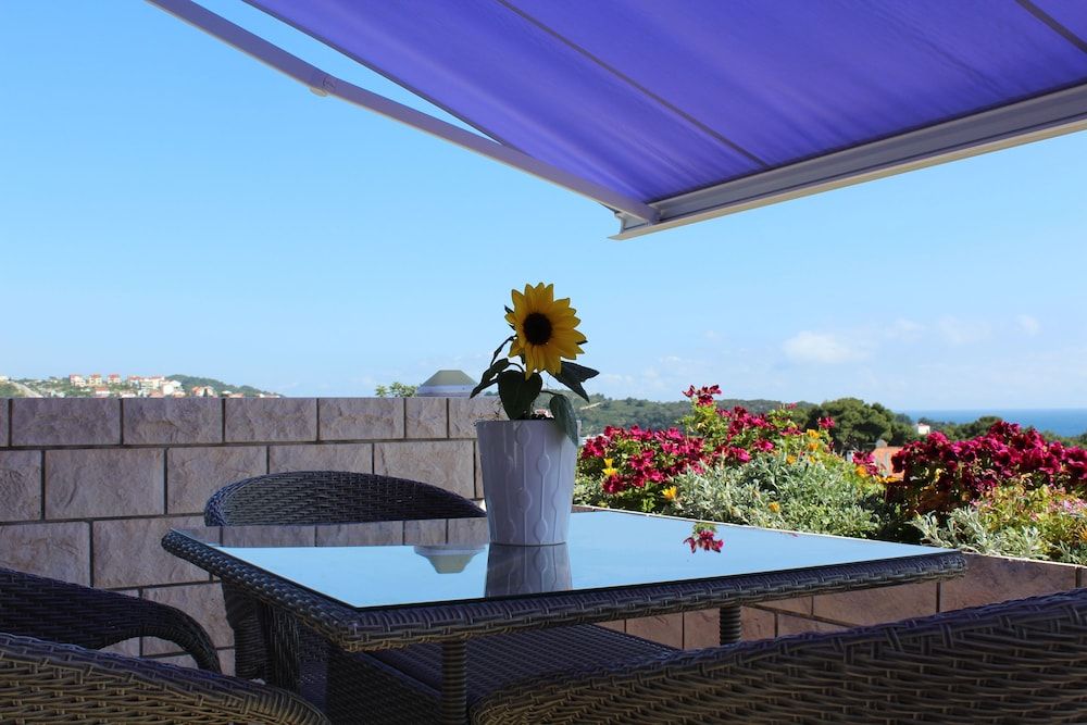 Violeta Hvar Standard Apartment, 1 Bedroom, Terrace, Partial Sea View 4